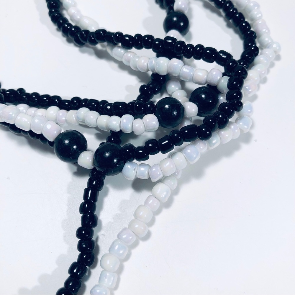 Beaded Stone Necklace in Black & White - Picture 6 of 7